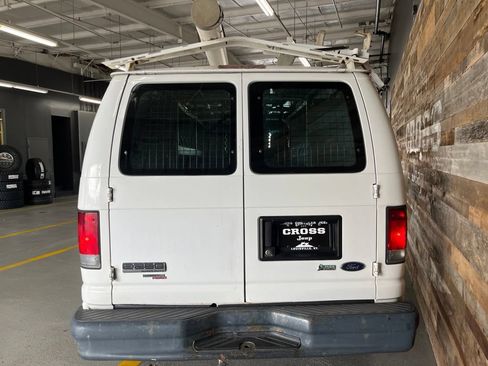 Used 2012 Ford E-250 and Econoline 250 w/ Commercial Cargo Van Pkg RWD image 17