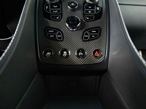 Used 2015 Aston Martin Vanquish RWD image 27