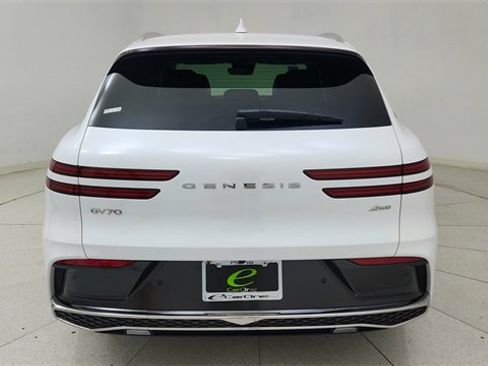 Used 2026 Genesis GV70 2.5T image 5