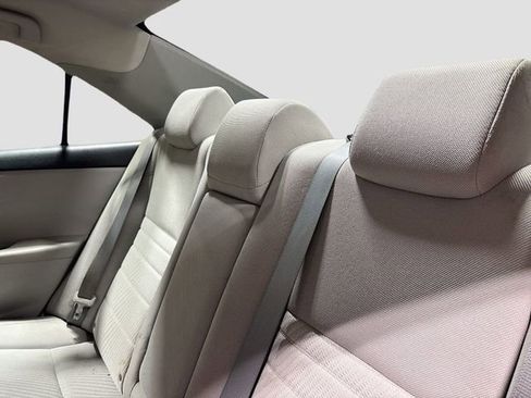 Used 2017 Toyota Camry LE FWD image 16