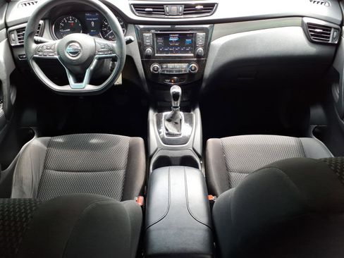 Used 2019 Nissan Rogue Sport S w/ Appearance Package FWD image 17