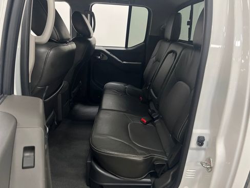 Used 2020 Nissan Frontier PRO-4X w/ Pro-4x Utility Package image 26