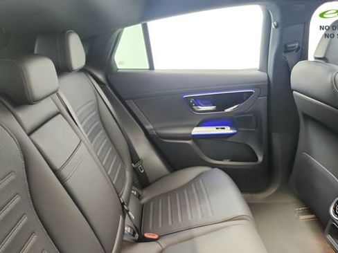 Used 2025 Mercedes-Benz GLC 300 4MATIC image 27