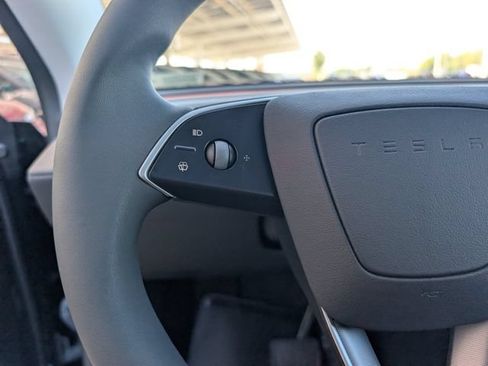 Used 2026 Tesla Model Y Long Range AWD/4WD image 13