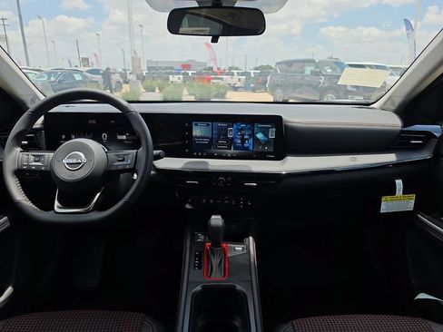 New 2026 Nissan Kicks SR w/ Cold Weather Package FWD image 11