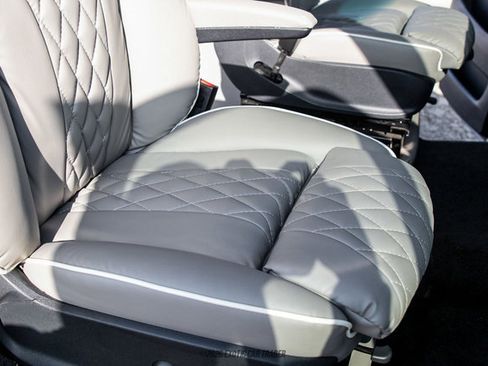 Used 2020 Mercedes-Benz Sprinter 3500 image 23