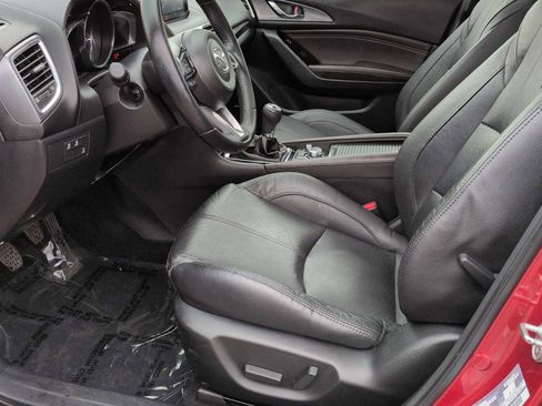 Used 2018 MAZDA MAZDA3 Grand Touring w/ Premium Equipment Package FWD image 17