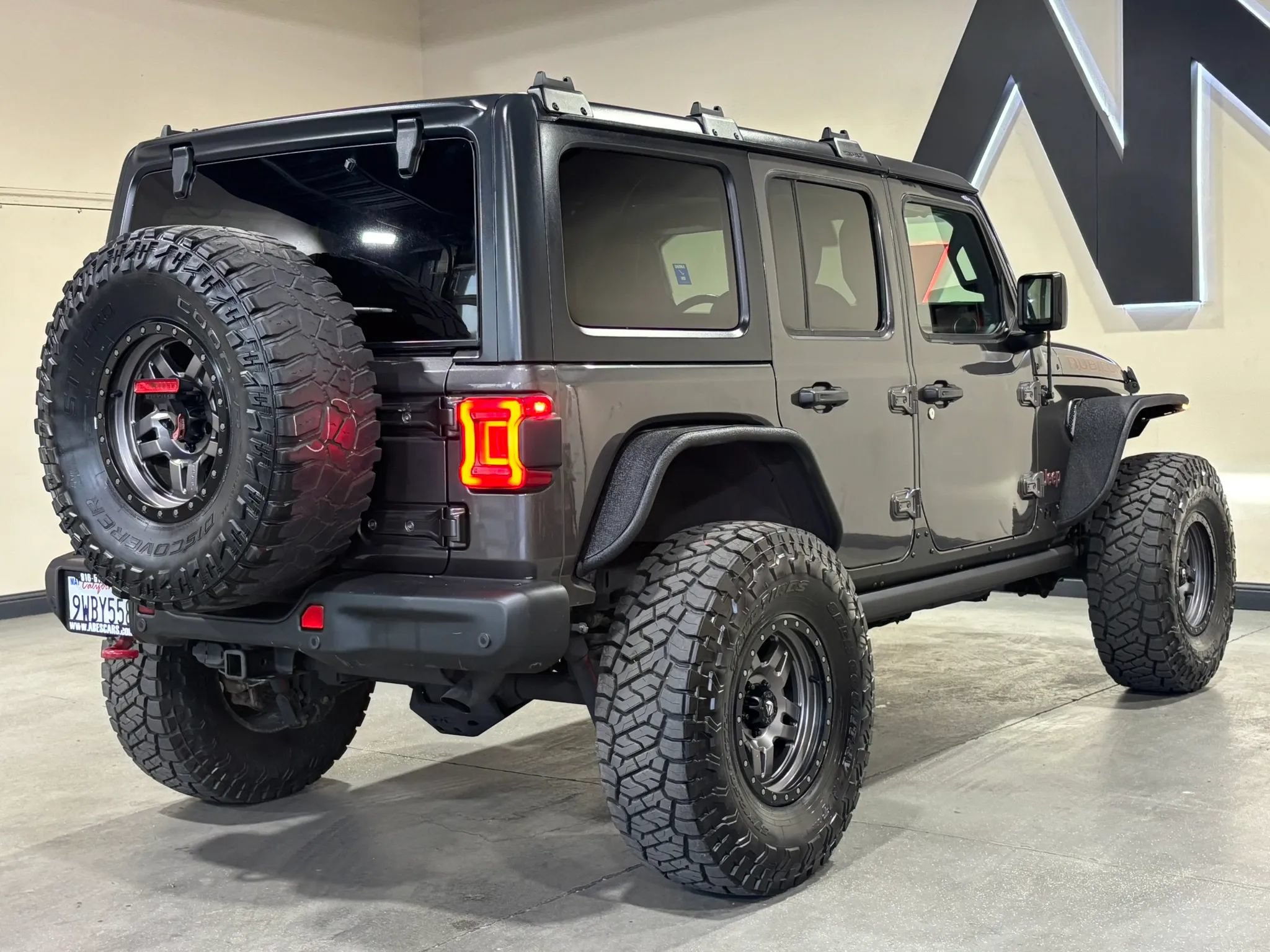 Used 2019 Jeep Wrangler Unlimited Rubicon AWD/4WD image 4