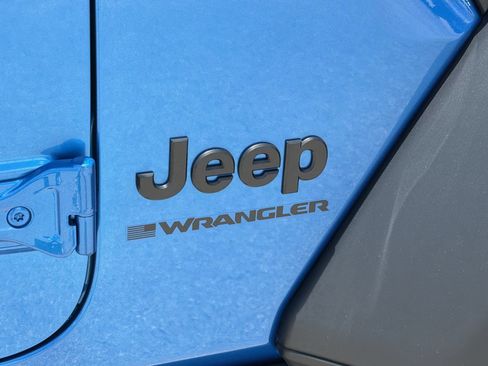 Used 2026 Jeep Wrangler Sport AWD/4WD image 9