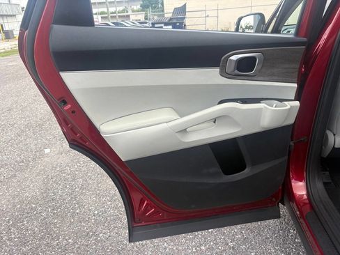 Used 2022 Kia Sorento EX w/ Panoramic Sunroof Package FWD image 12