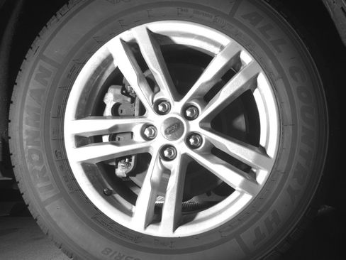 Used 2024 Ford Explorer XLT RWD image 13