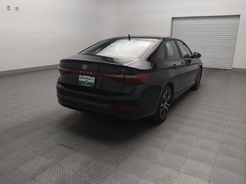 Used 2025 Volkswagen Jetta Sport image 9