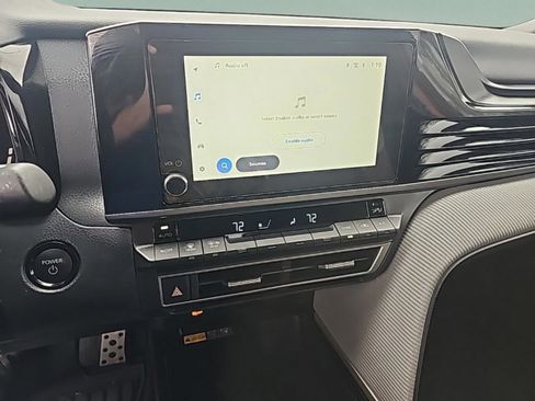 Used 2025 Toyota Camry SE image 27