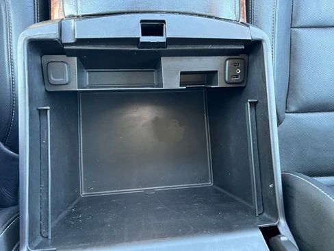 Used 2019 Chevrolet Tahoe Premier AWD/4WD image 32