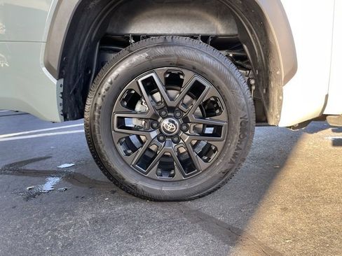 Used 2025 Toyota Tundra Limited image 33