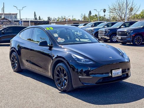 Used 2023 Tesla Model Y Long Range image 5