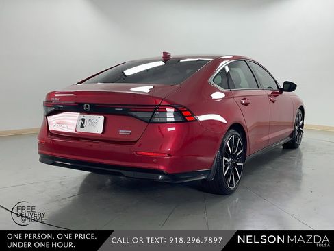 Used 2024 Honda Accord Touring image 6