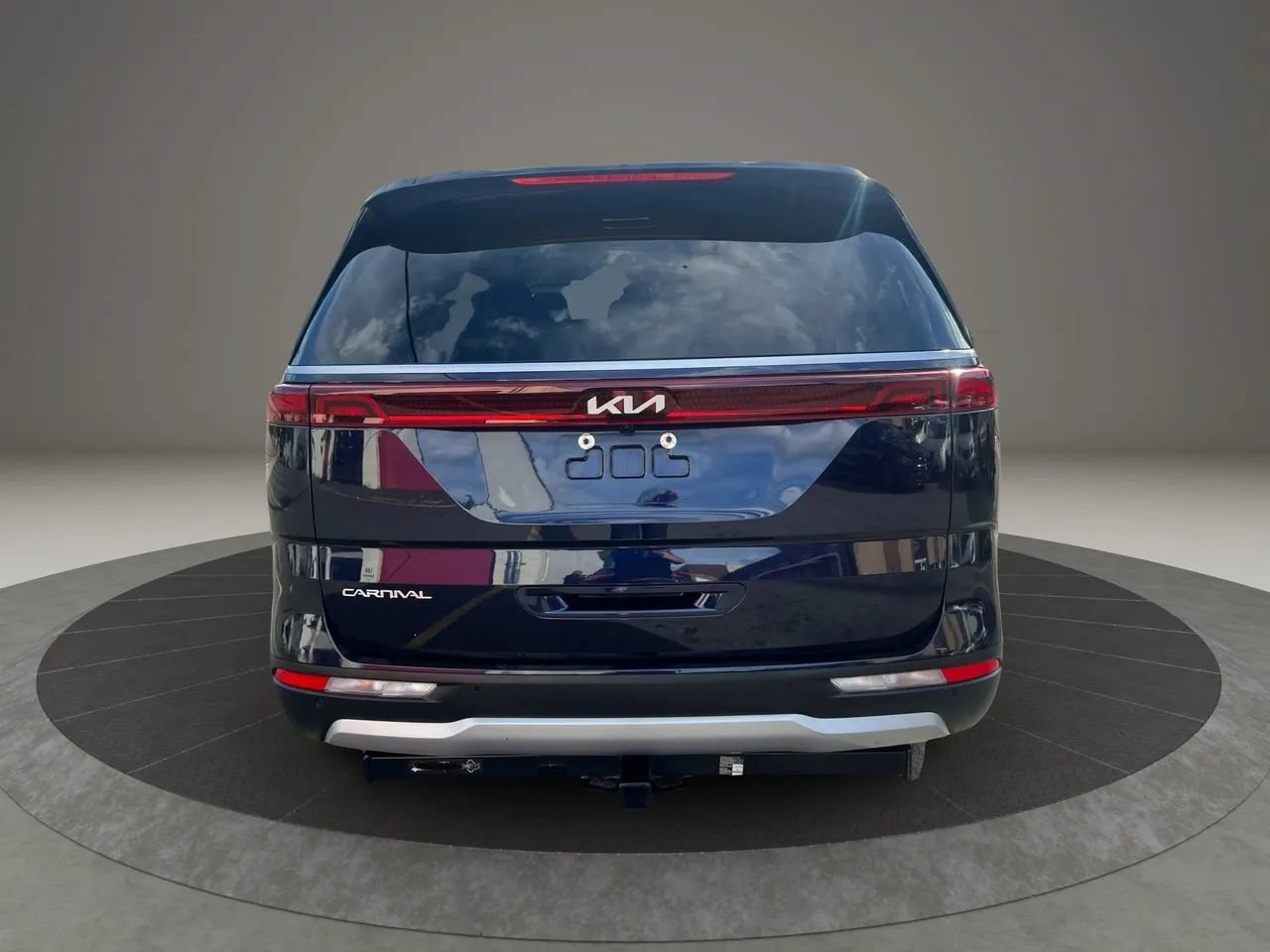 Used 2023 Kia Carnival LX FWD image 6