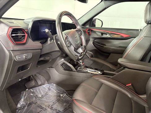 Used 2024 Chevrolet TrailBlazer RS FWD image 19