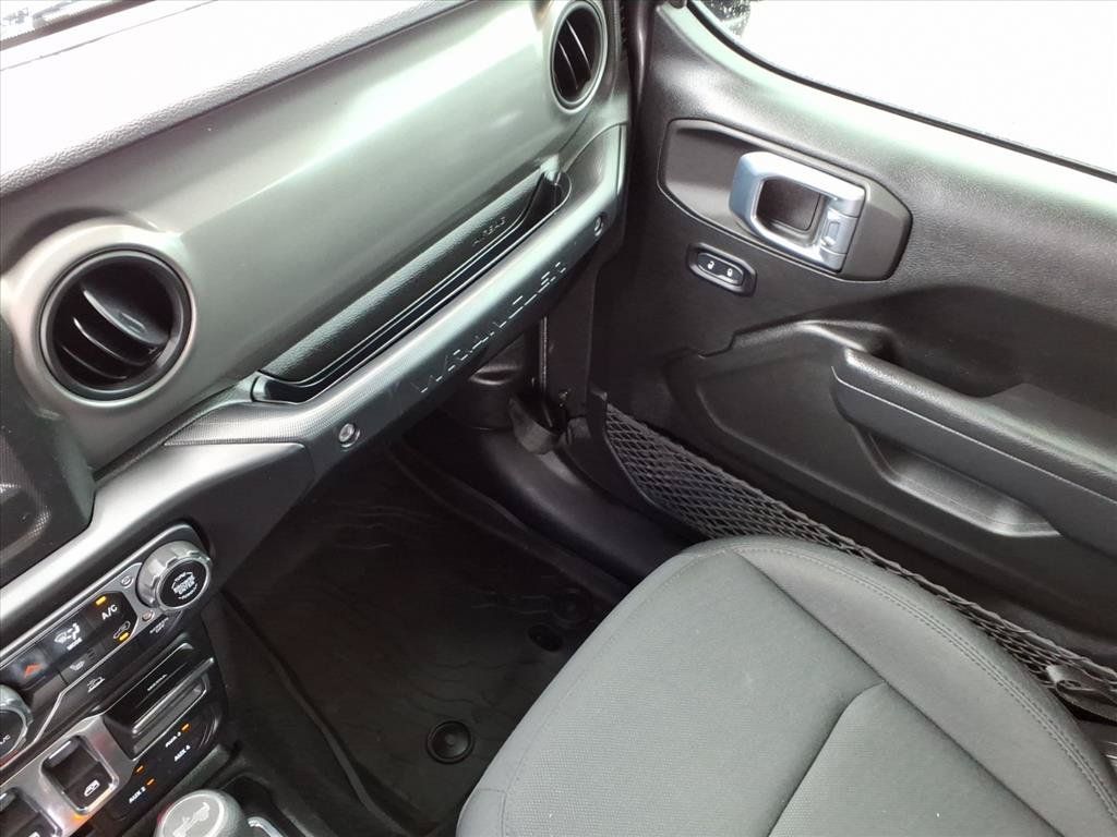 Used 2022 Jeep Wrangler Sport AWD/4WD image 33