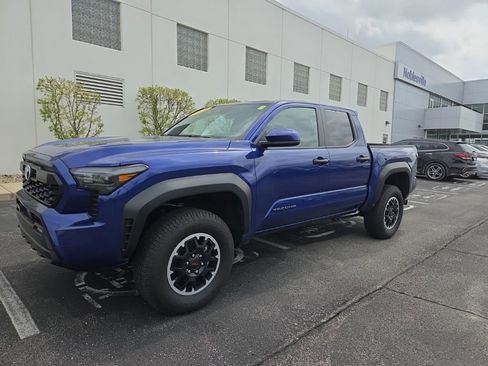 Used 2024 Toyota Tacoma TRD Off-Road image 43