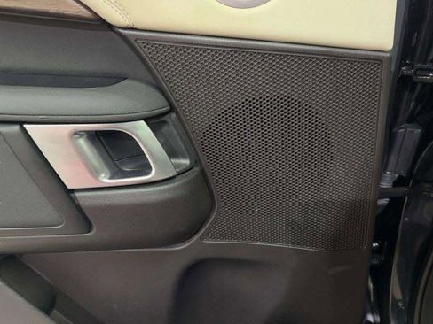 Used 2017 Land Rover Discovery HSE AWD/4WD image 54