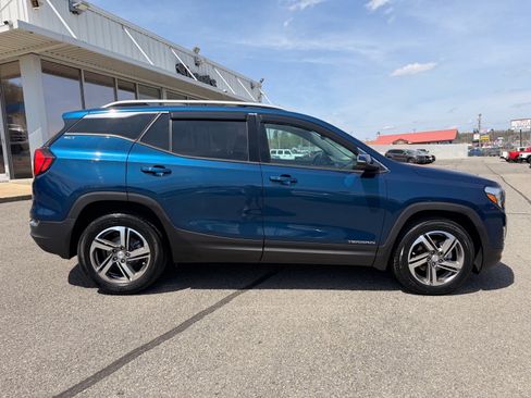 Used 2021 GMC Terrain SLT image 7