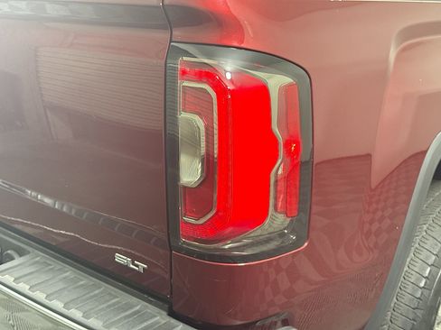 Used 2017 GMC Sierra 1500 SLT w/ SLT Premium Package image 33