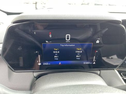 Used 2025 Chevrolet TrailBlazer LT FWD image 2