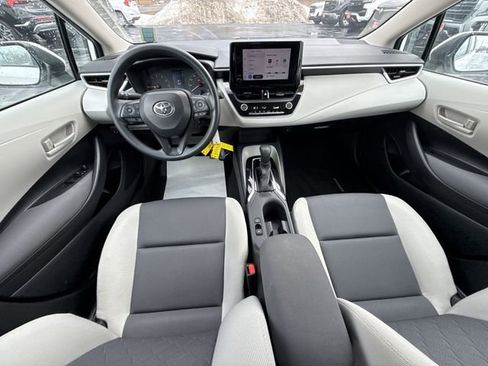 Used 2023 Toyota Corolla LE image 18
