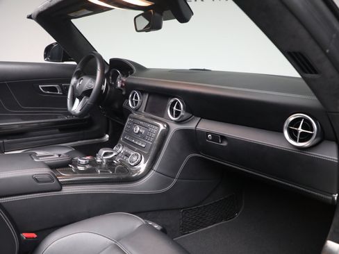 Used 2012 Mercedes-Benz SLS AMG Roadster image 18