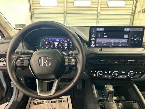Used 2024 Honda Accord Touring image 8