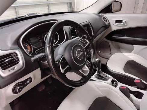 Used 2020 Jeep Compass Latitude w/ Safety & Security Group image 11