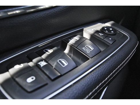Used 2021 RAM 1500 Laramie AWD/4WD image 19