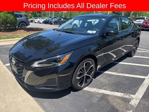 Certified 2023 Nissan Altima 2.5 SR w/ SR Premium Package AWD/4WD image 1