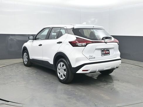 Used 2023 Nissan Kicks S FWD image 3