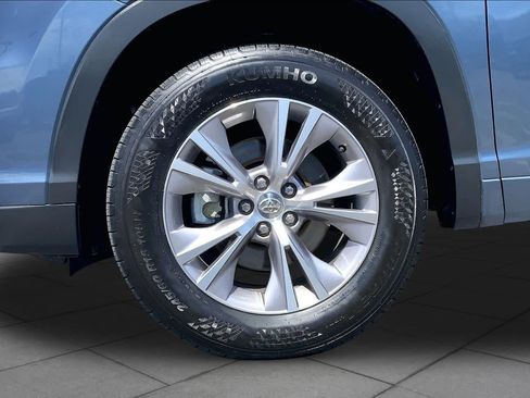 Used 2015 Toyota Highlander XLE FWD image 10