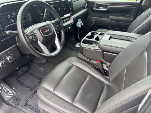 Used 2025 GMC Sierra 1500 SLT image 10