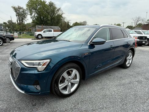 Used 2019 Audi e-tron Premium Plus image 11