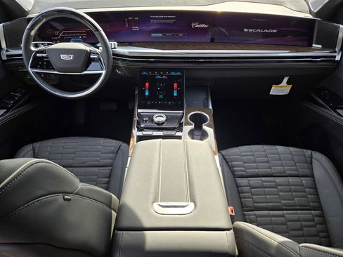 New 2026 Cadillac Escalade ESV Platinum Sport image 8
