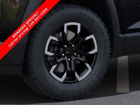 Used 2026 Chevrolet Equinox ACTIV w/ Convenience Package III image 9