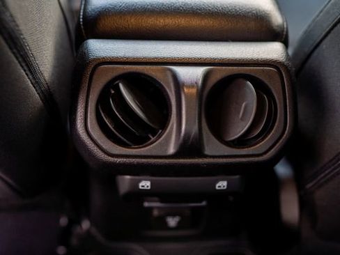 Used 2021 Jeep Gladiator Willys image 28