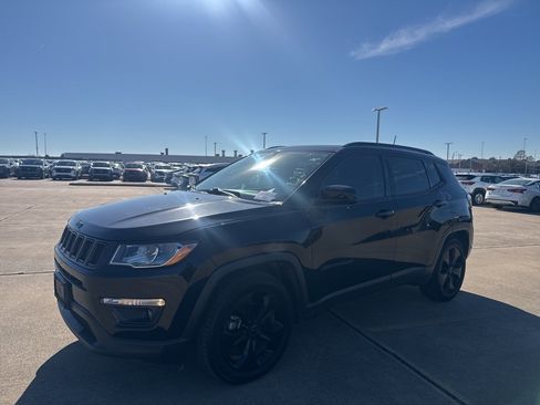 Used 2020 Jeep Compass Latitude image 9