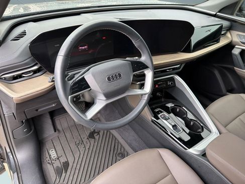 Used 2025 Audi Q5 Premium w/ Convenience Package AWD/4WD image 4