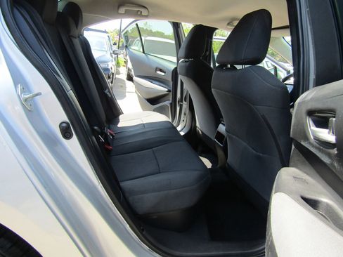 Used 2021 Toyota Corolla LE image 11