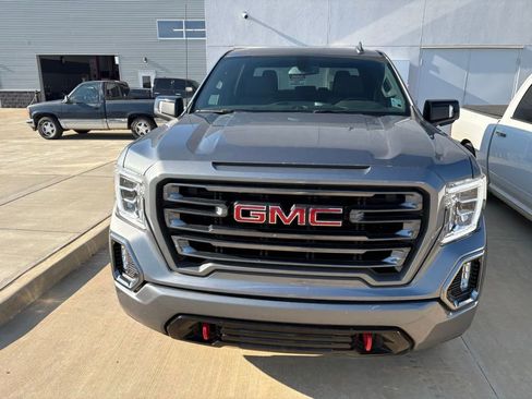 Used 2021 GMC Sierra 1500 AT4 image 2