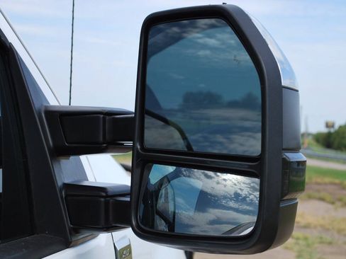Used 2021 Ford F350 XLT w/ XLT Premium Package AWD/4WD image 13