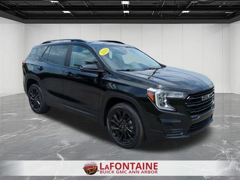 Used 2024 GMC Terrain SLE w/ Driver Convenience Package AWD/4WD image 2