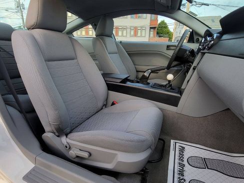 Used 2006 Ford Mustang GT Premium RWD image 19
