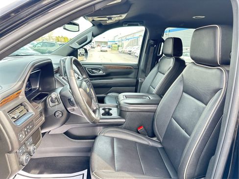 Used 2024 Chevrolet Suburban Premier AWD/4WD image 9